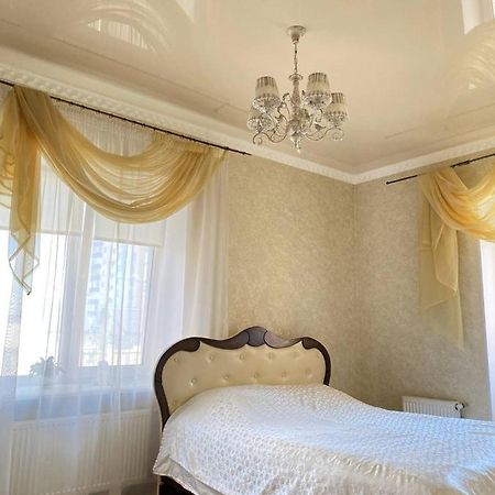 Apartments Koryatovichi Street Каменец-Подольский Экстерьер фото