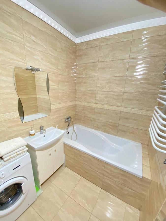Apartments Koryatovichi Street Каменец-Подольский Экстерьер фото