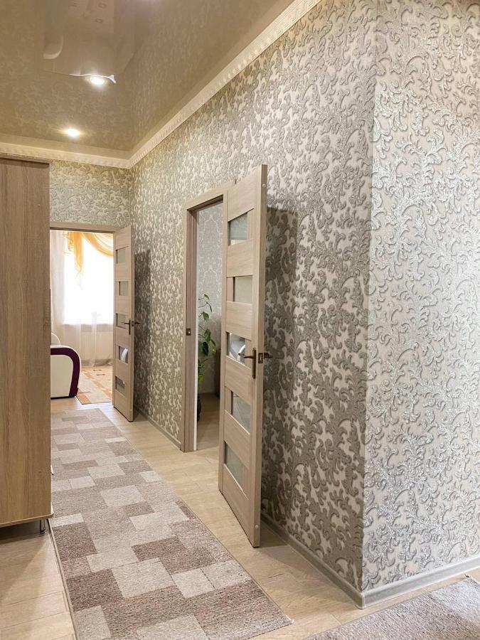 Apartments Koryatovichi Street Каменец-Подольский Экстерьер фото
