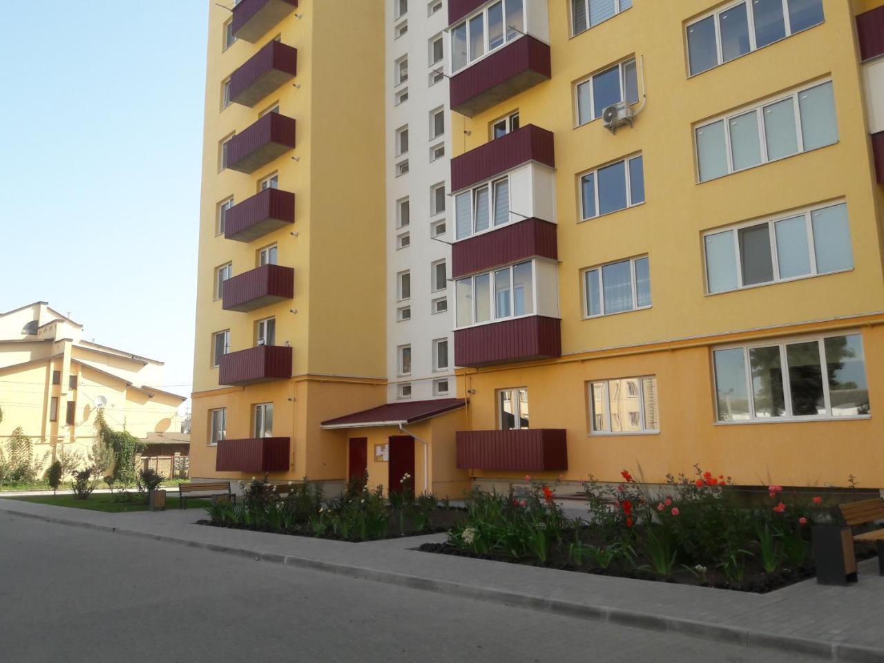 Apartments Koryatovichi Street Каменец-Подольский Экстерьер фото